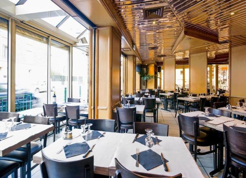 Le Theatre Hotel Suresnes Bagian luar foto
